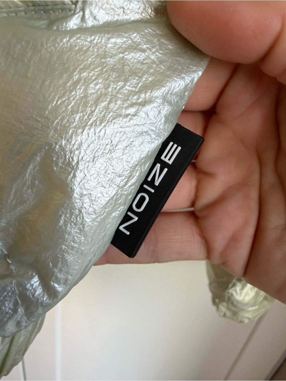 NOIZE Iridescent Metallic Puffer Bomber Jacket - Size M - Picture 4 of 8